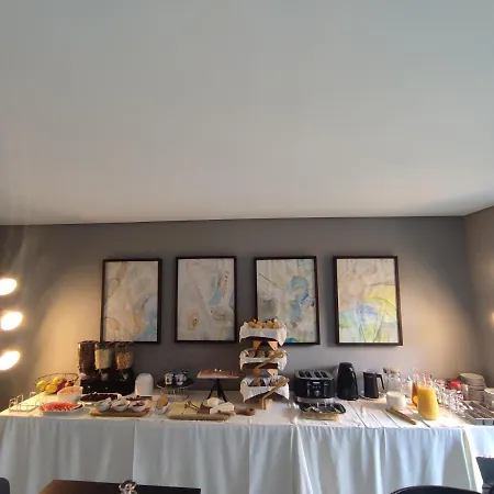 Down2town Bed & Breakfast Porto